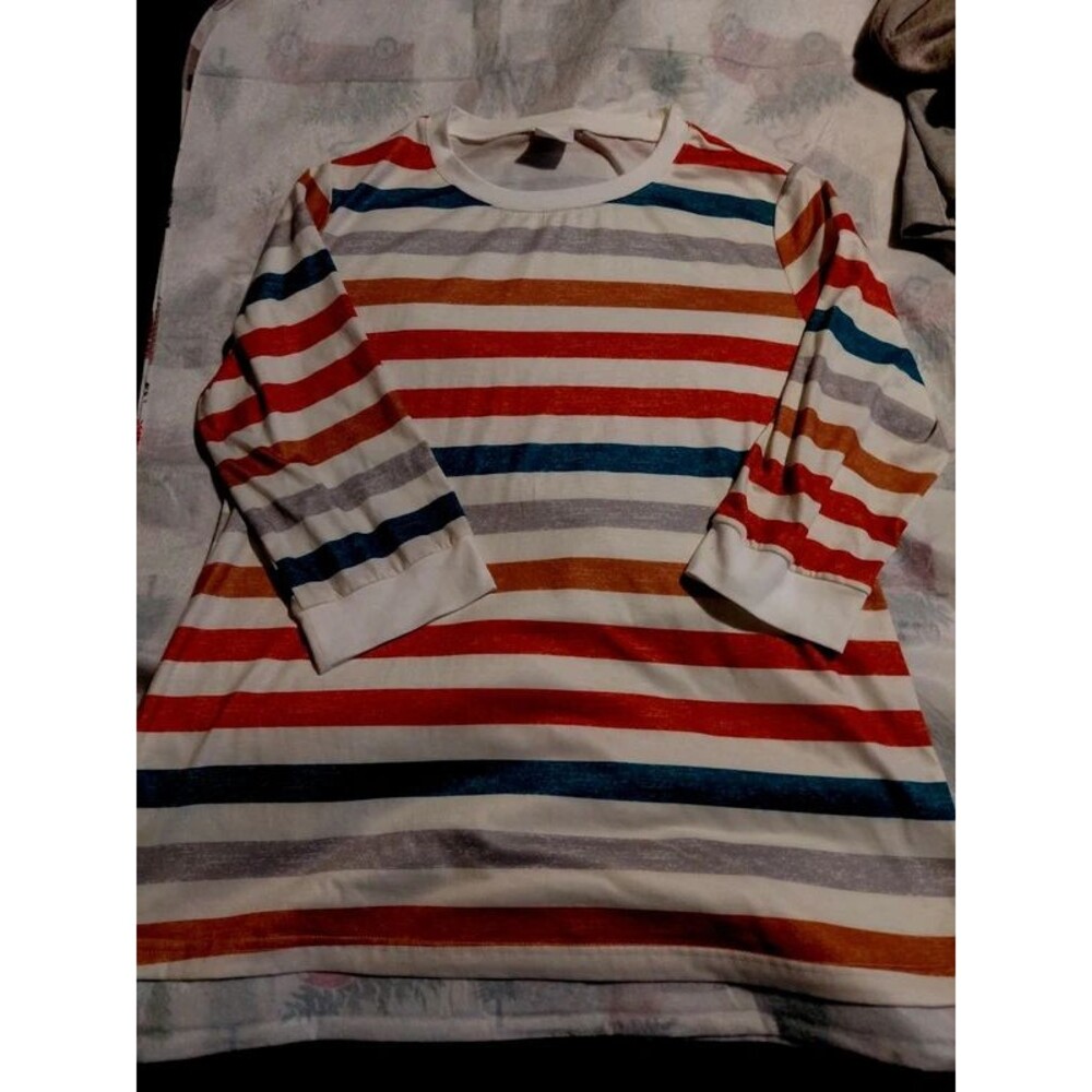 Beautiful 3/4" sleeve tee-M